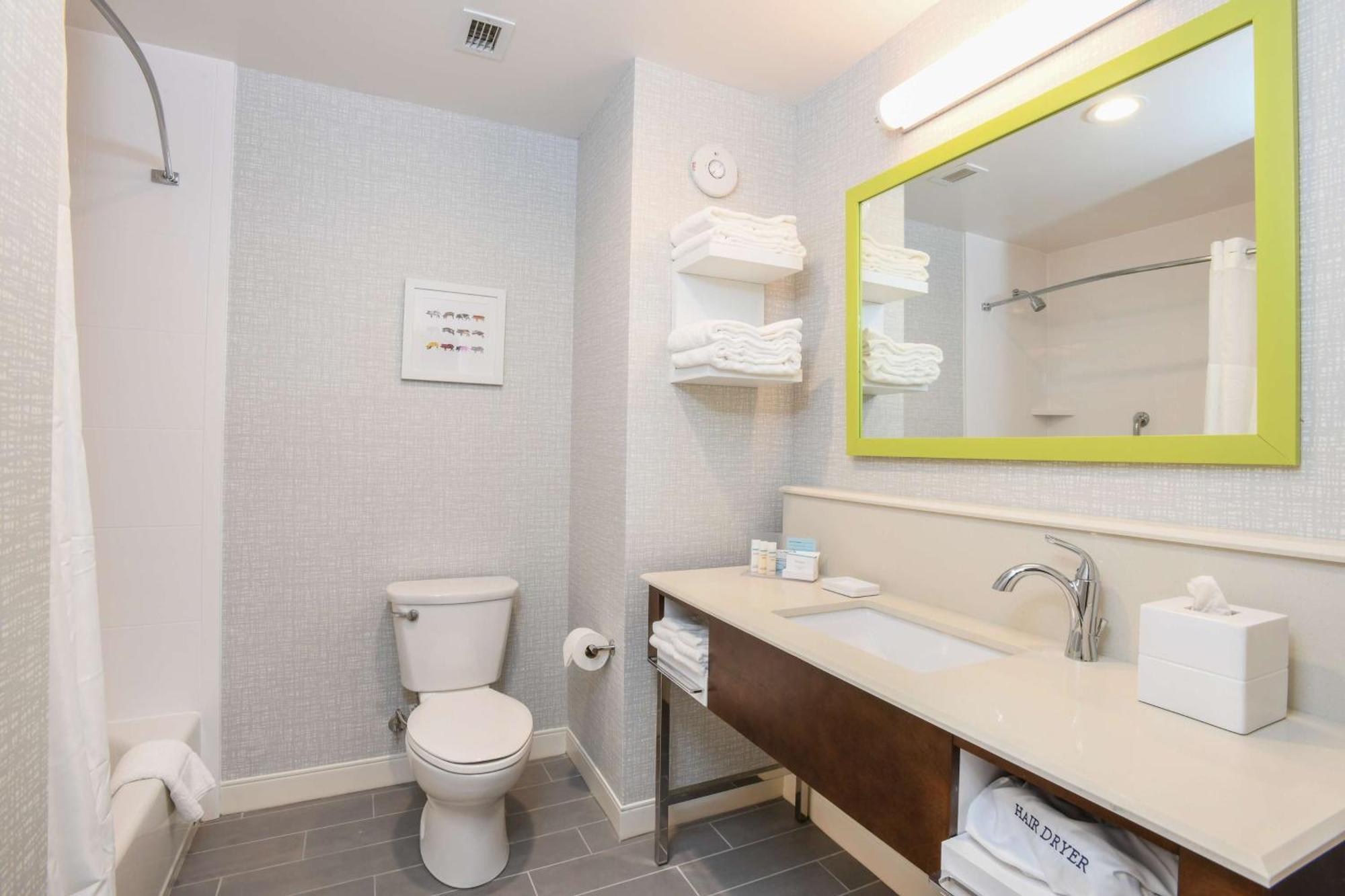 Hampton Inn & Suites Cincinnati Liberty Township Уэст-Честер Экстерьер фото
