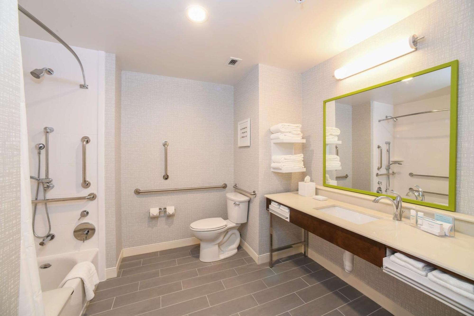 Hampton Inn & Suites Cincinnati Liberty Township Уэст-Честер Экстерьер фото