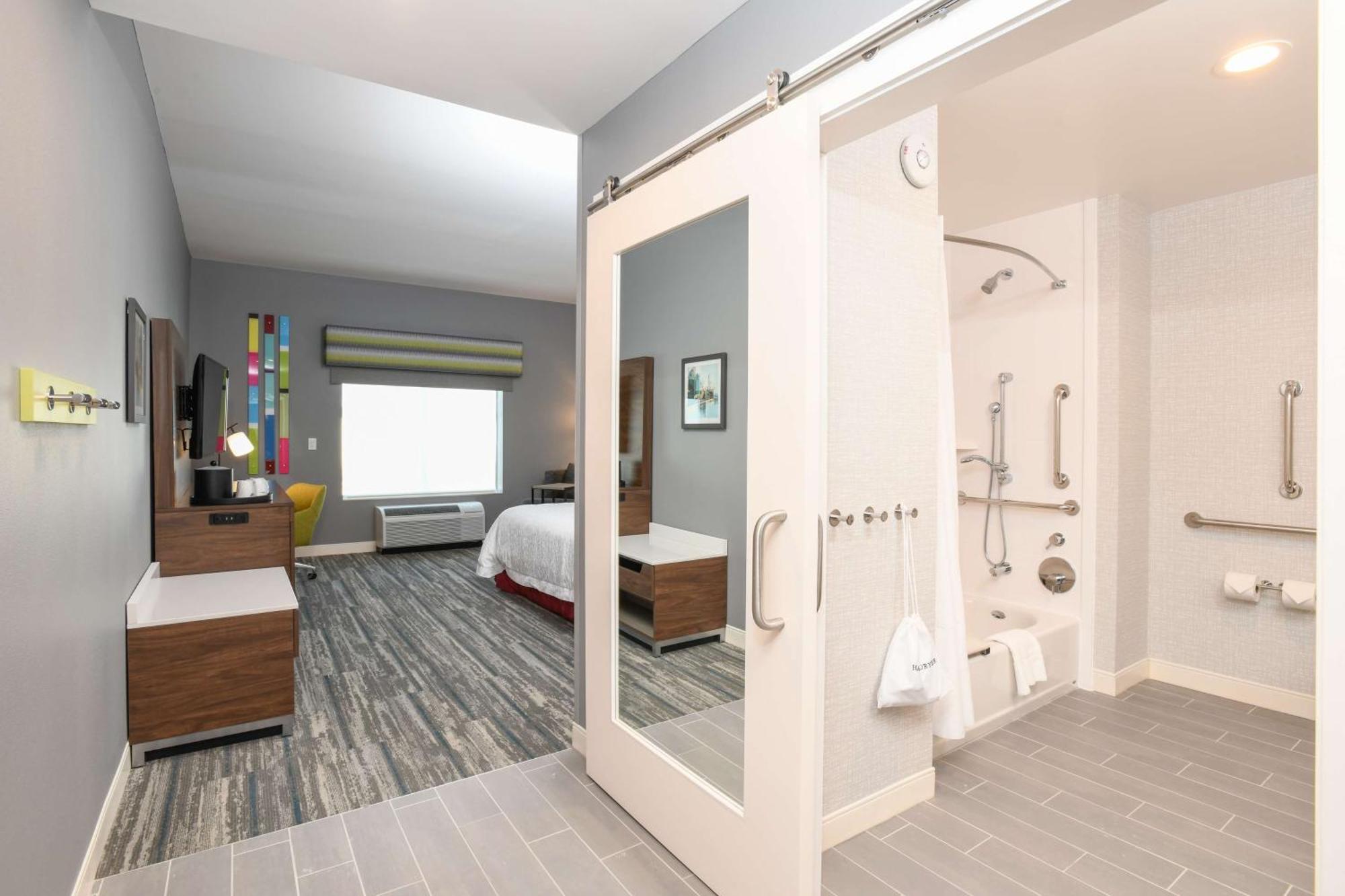 Hampton Inn & Suites Cincinnati Liberty Township Уэст-Честер Экстерьер фото