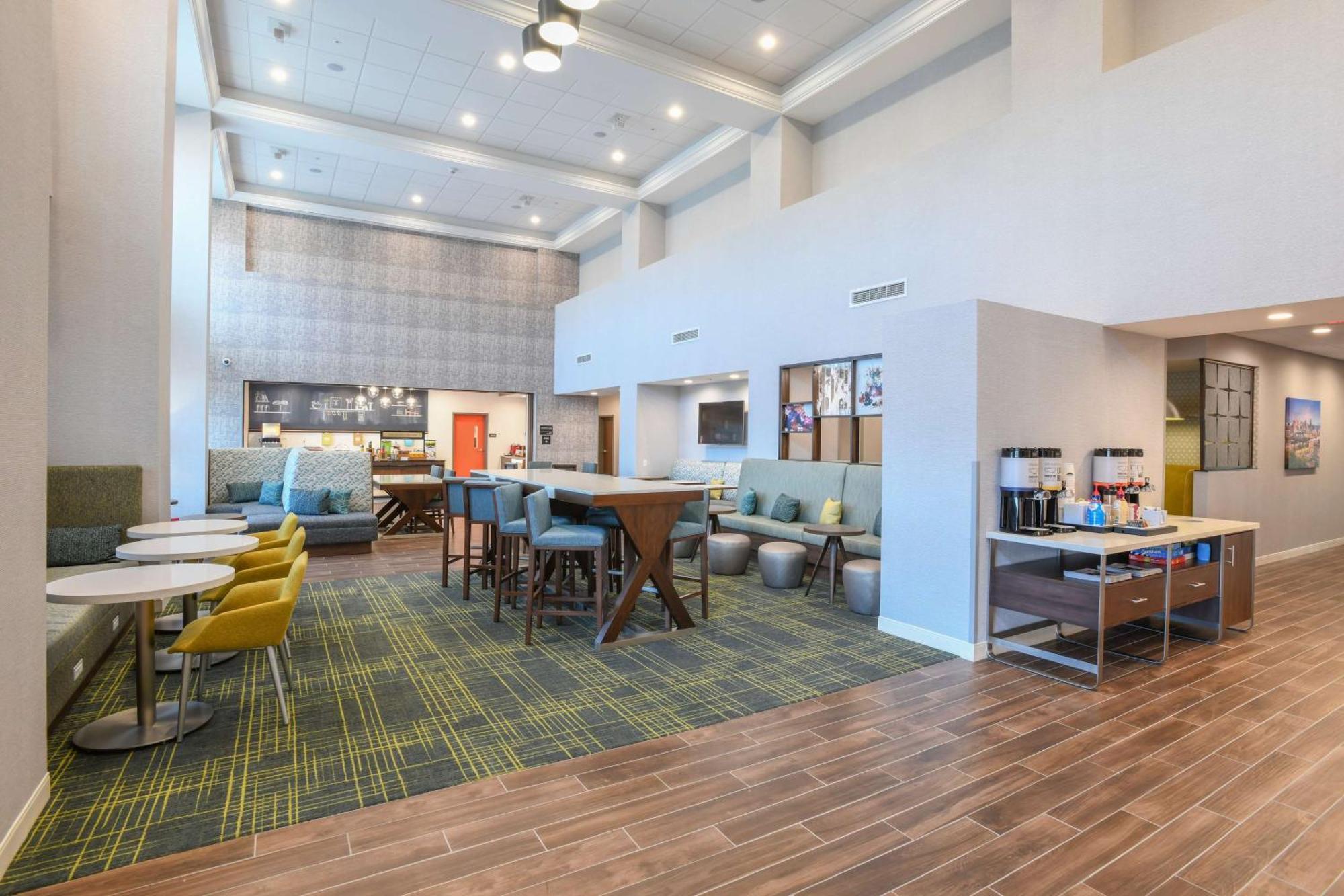 Hampton Inn & Suites Cincinnati Liberty Township Уэст-Честер Экстерьер фото